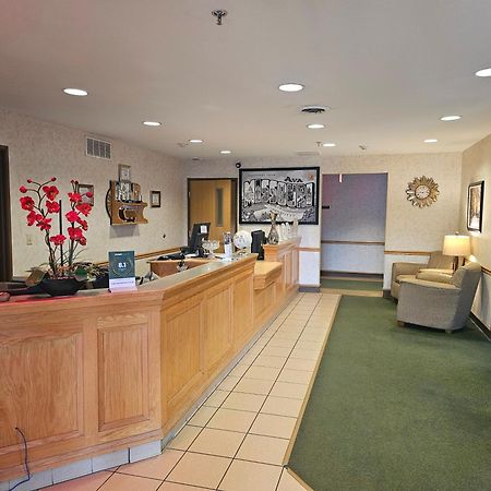 Super 8 By Wyndham Ava Motel Luaran gambar