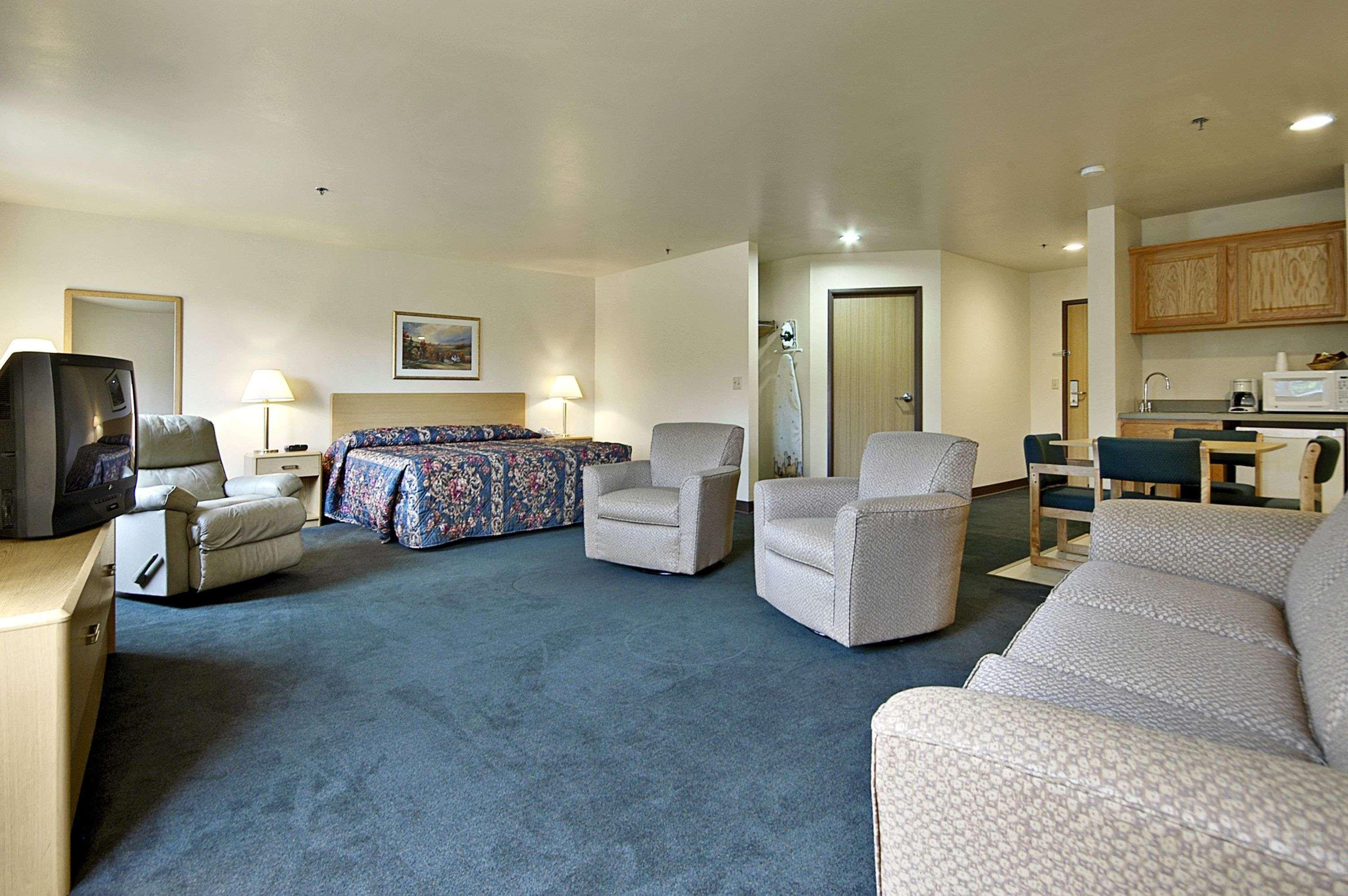 Super 8 By Wyndham Ava Motel Luaran gambar
