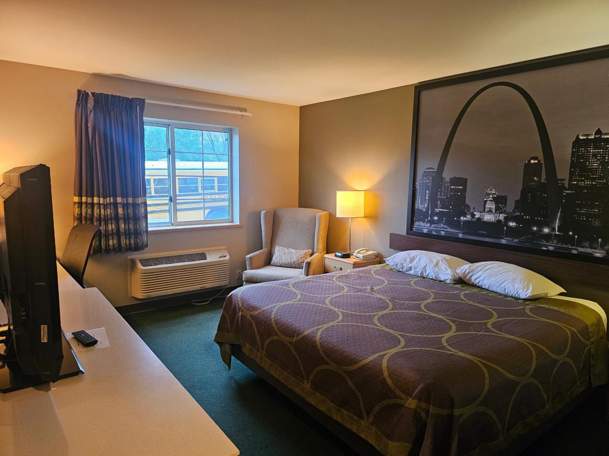 Super 8 By Wyndham Ava Motel Luaran gambar