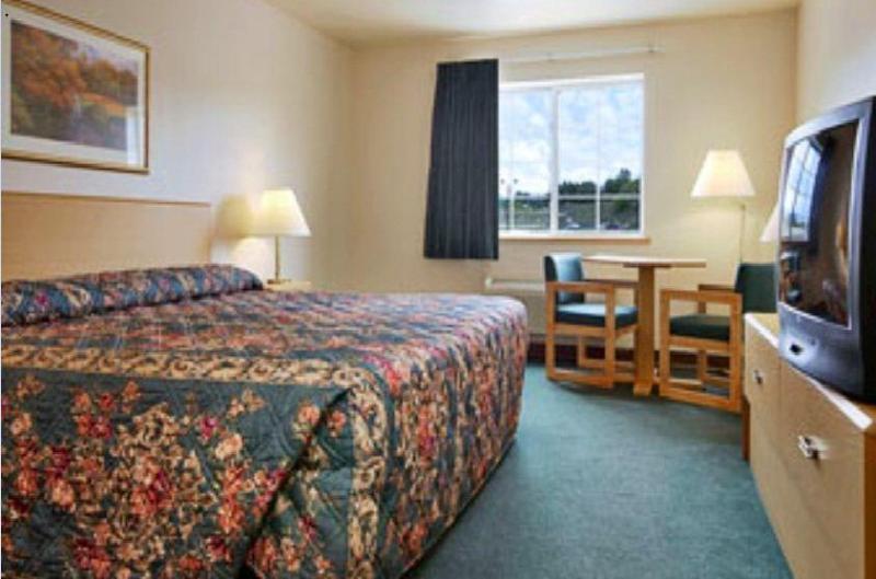 Super 8 By Wyndham Ava Motel Luaran gambar