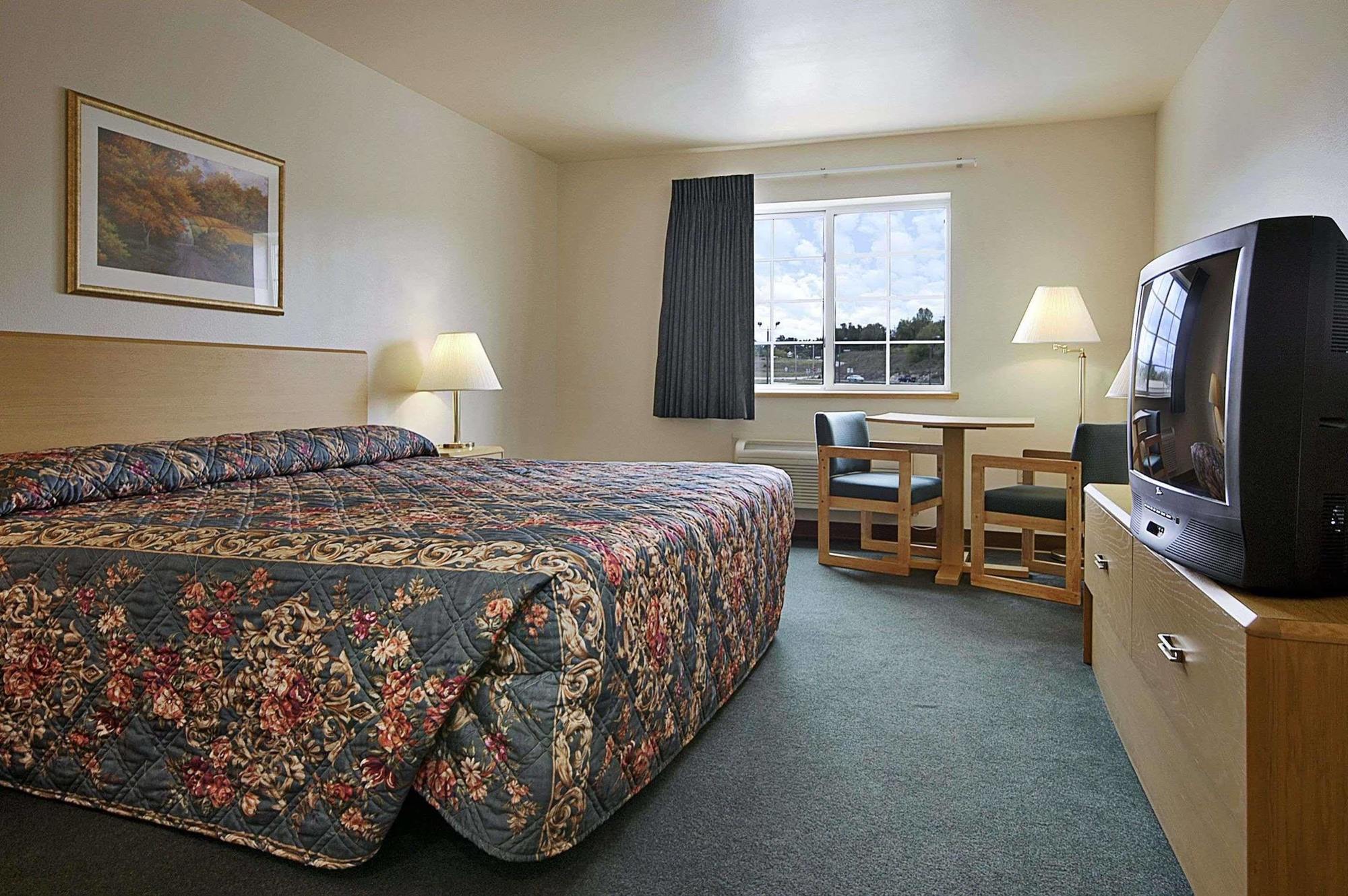 Super 8 By Wyndham Ava Motel Luaran gambar